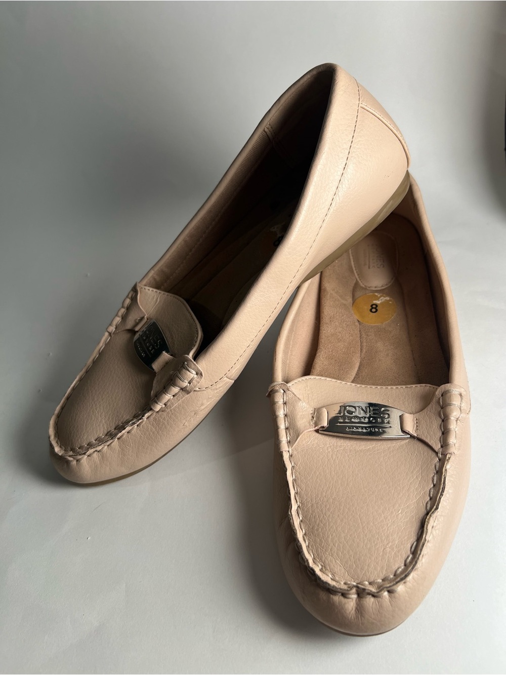 Jones New York Cream Faux Leather Moccasin Loafers with Metal Accent Size 8